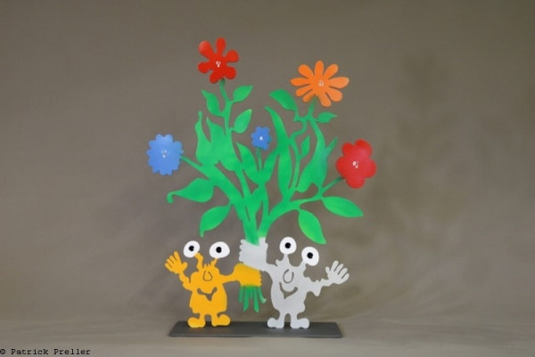 Patrick Preller Blumenstrauss mit zwei Monstern
